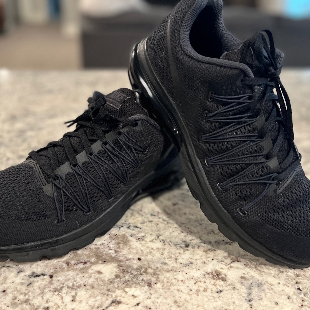 Mens Nike Air Max Excellerate 5 - size 10.5